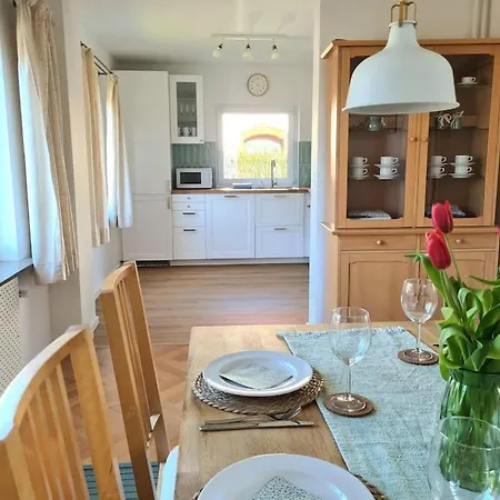Schoenes Ferienhaus, Bis 6 Pers, Zentral Gelegen